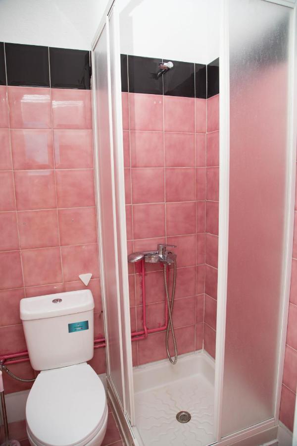 Tony'S Rooms Alinda  外观 照片