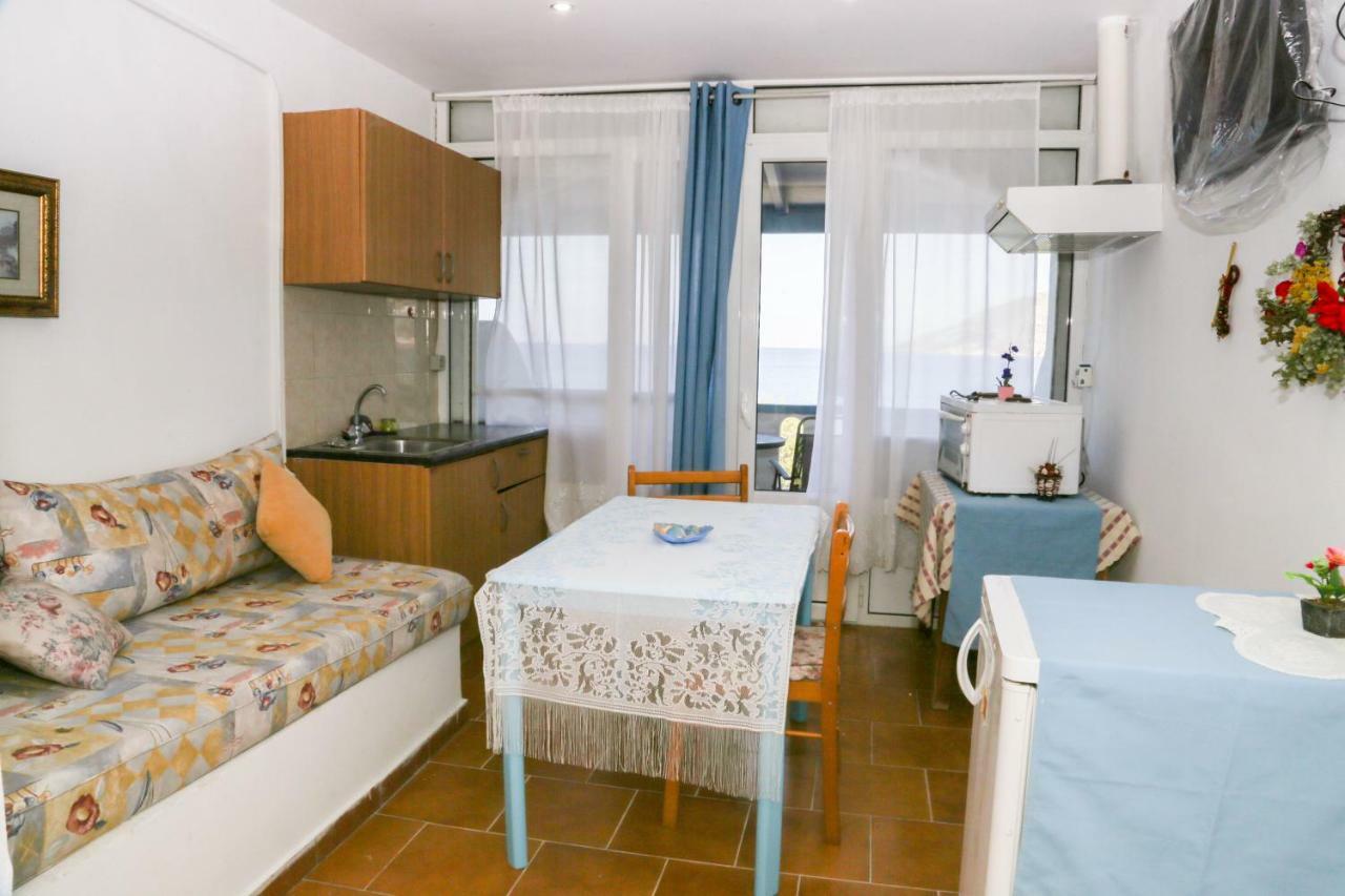 Tony'S Rooms Alinda  外观 照片