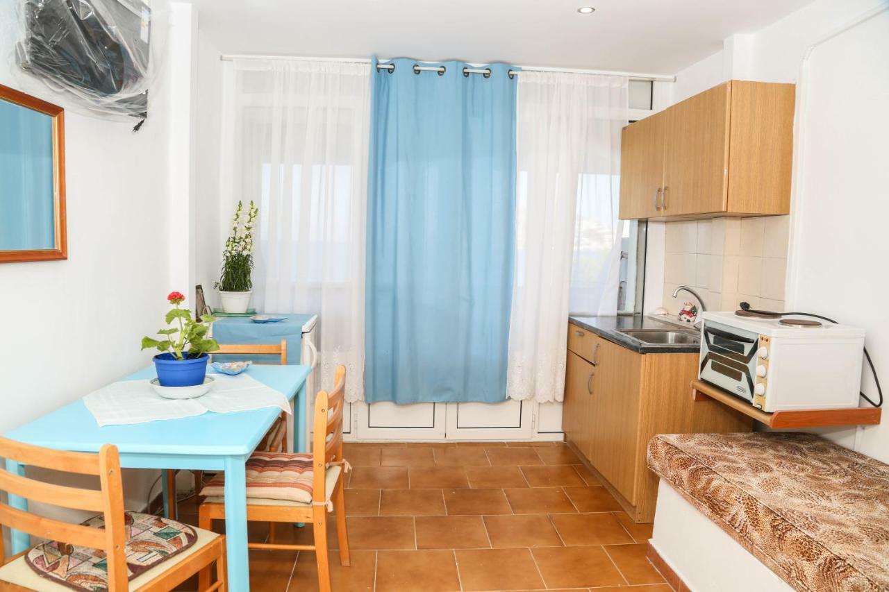 Tony'S Rooms Alinda  外观 照片