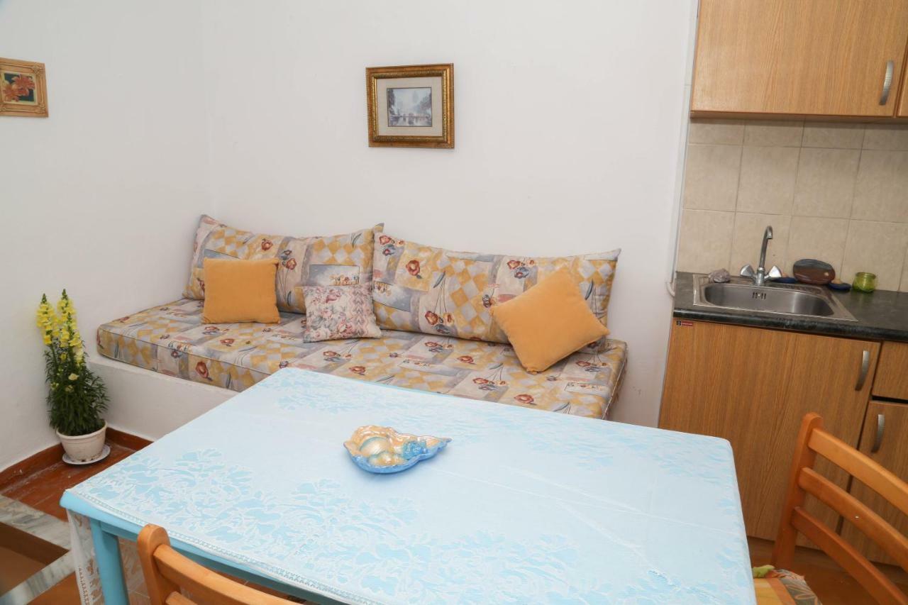 Tony'S Rooms Alinda  外观 照片